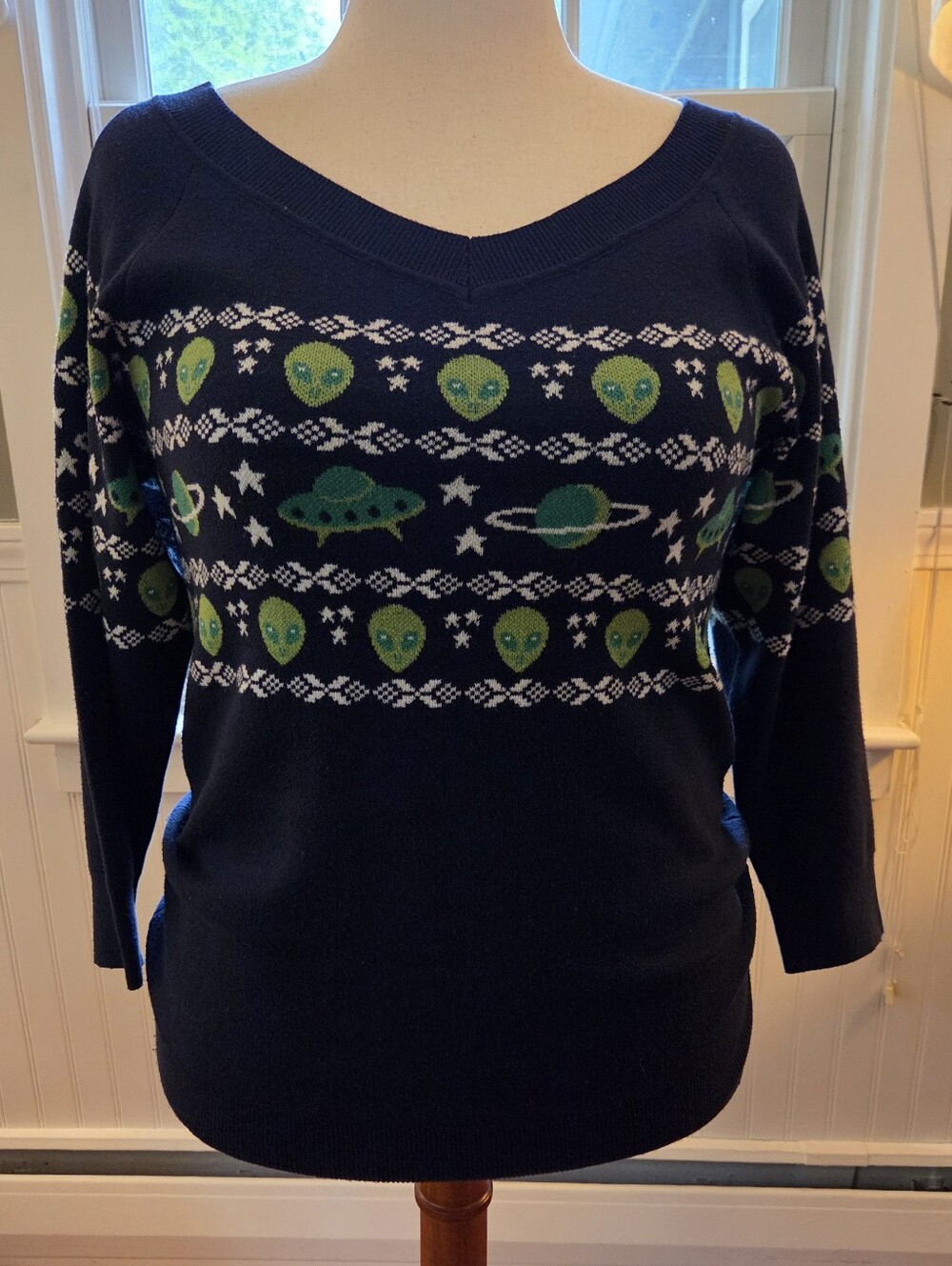 Unique Vintage Alien UFO Sweater